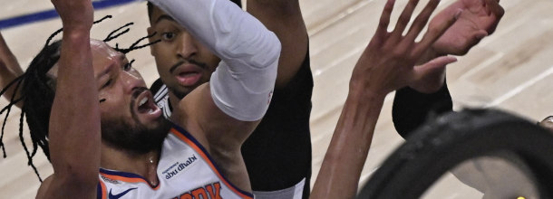 Basketball-Spieler der New York Knicks und der San Antonio Spurs im Einsatz im NBA Finale